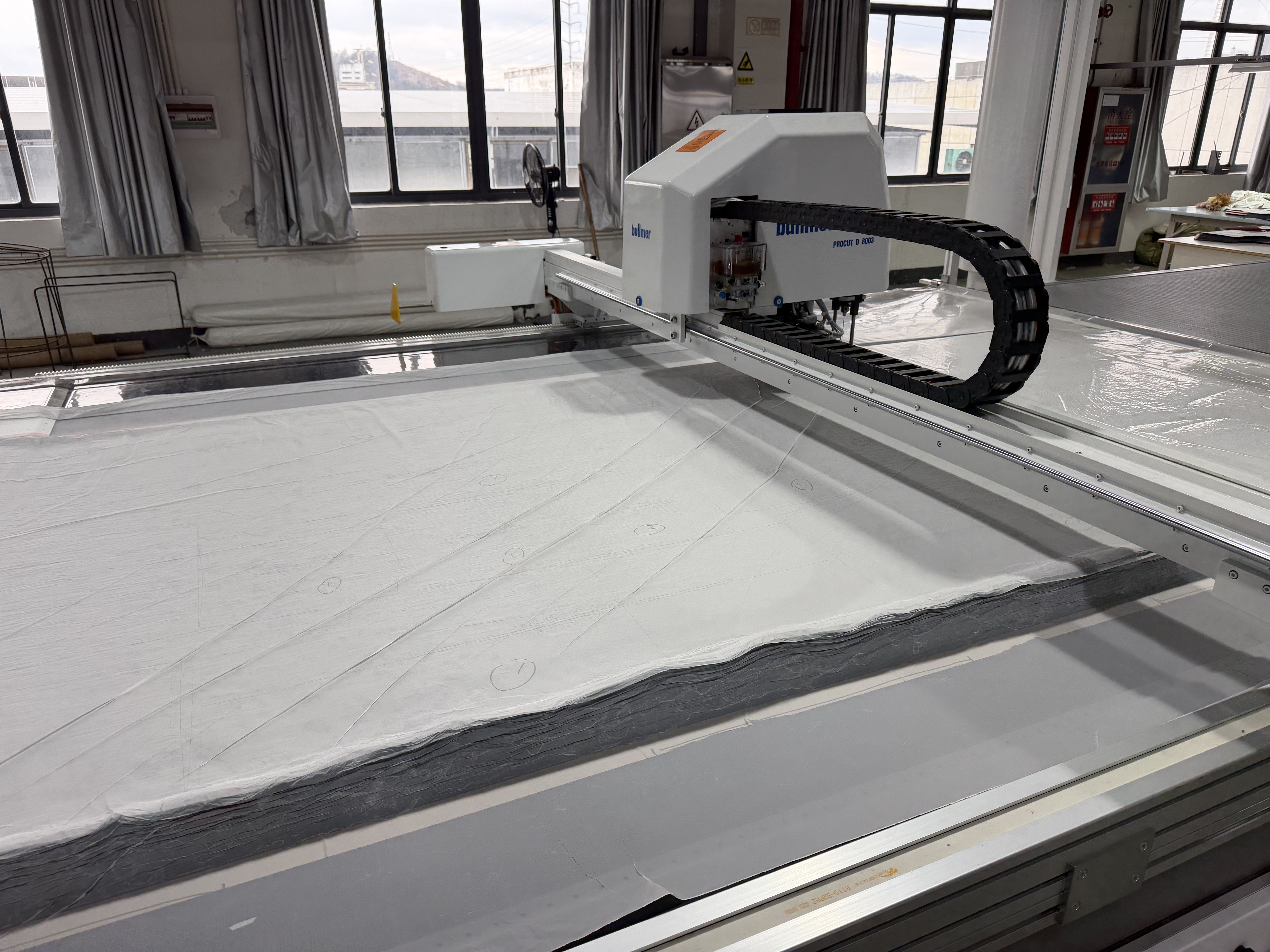 Yanxu automatic cutting equipment